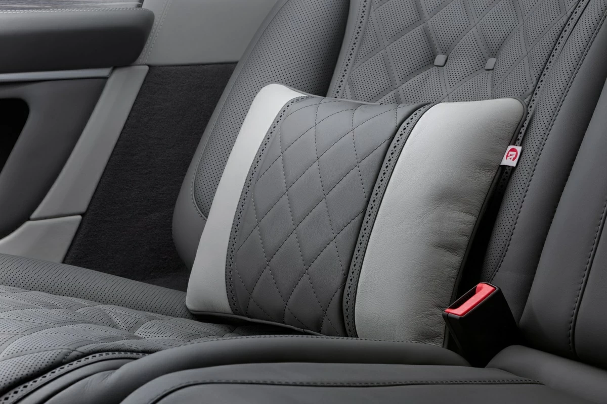 Подушка Mercedes-Maybach