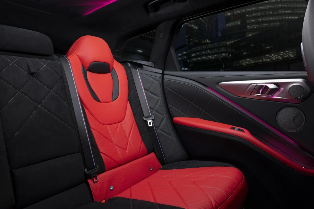 Салон BMW XM. Фото