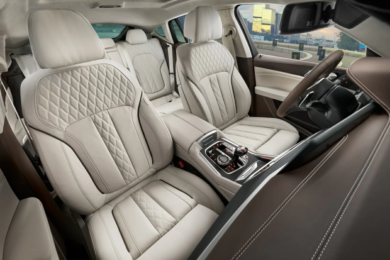 Салон BMW X6M. Фото 1