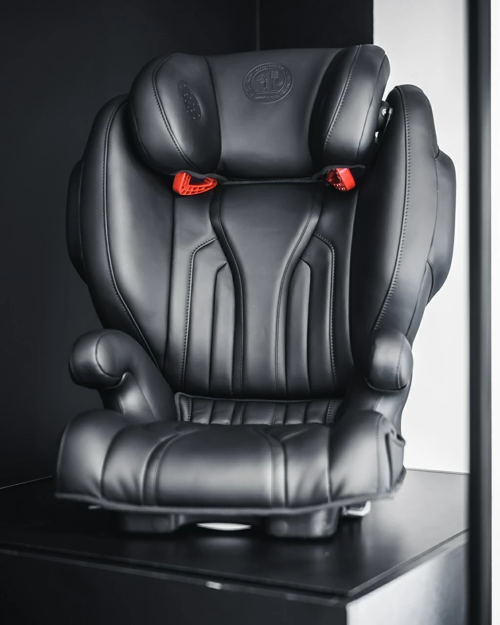 Перетяжка детских автокресел