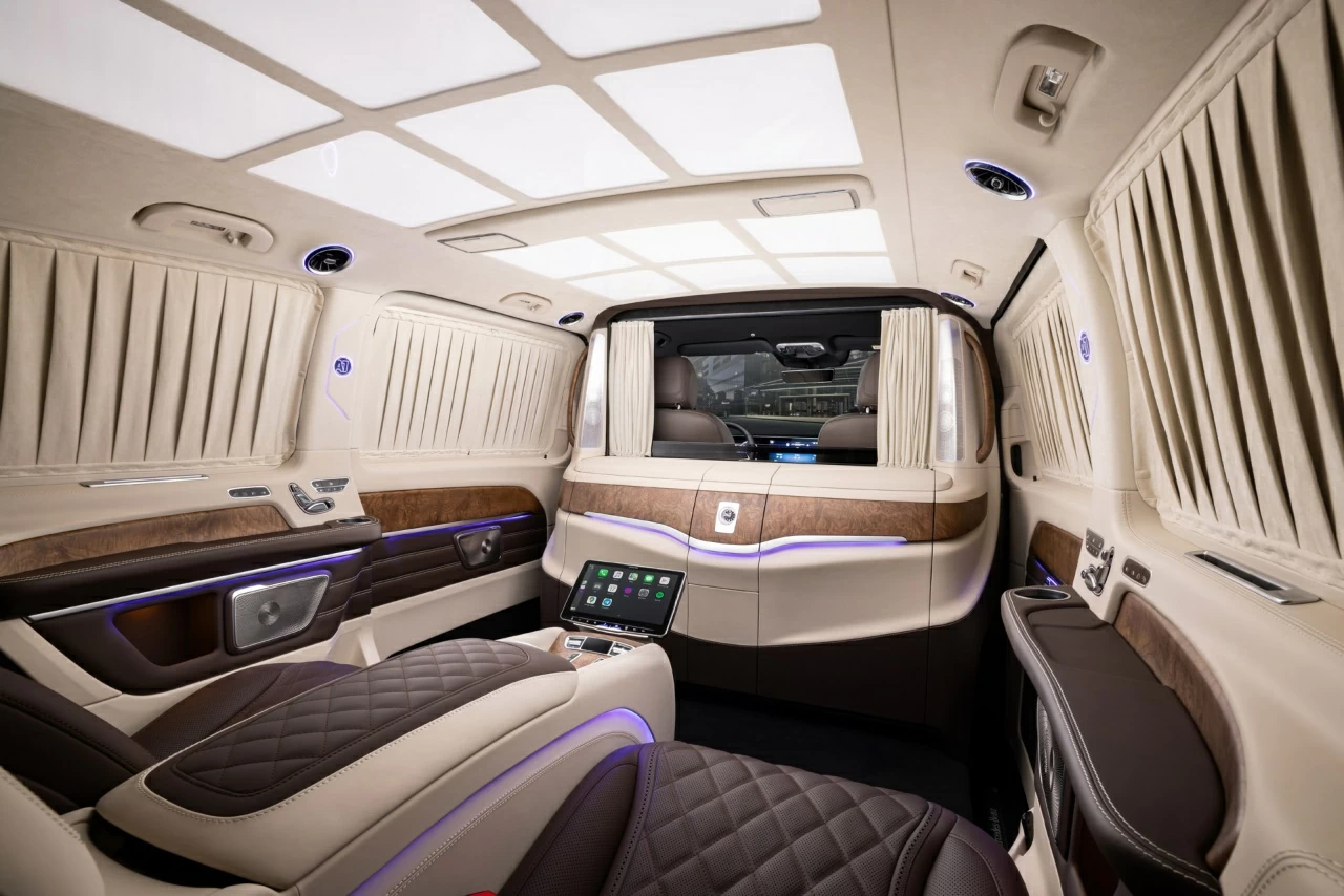 Салон Mercedes-Benz V-Class V-VIP 300D. Фото 3