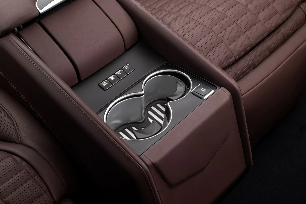 Консоли между креслами. Фото 4