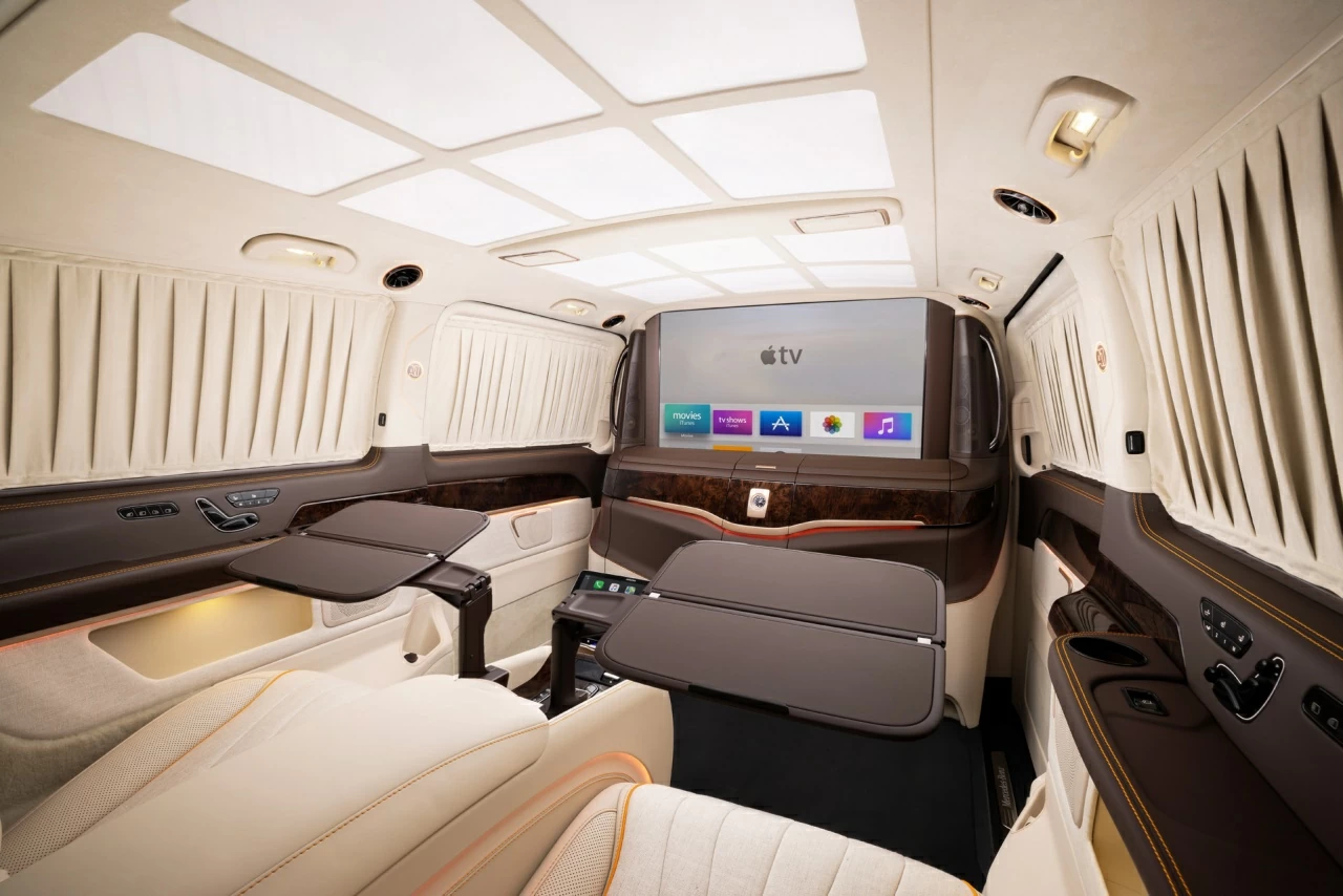 Салон Mercedes-Benz V-Class 300D V-VIP by Loro Piana.