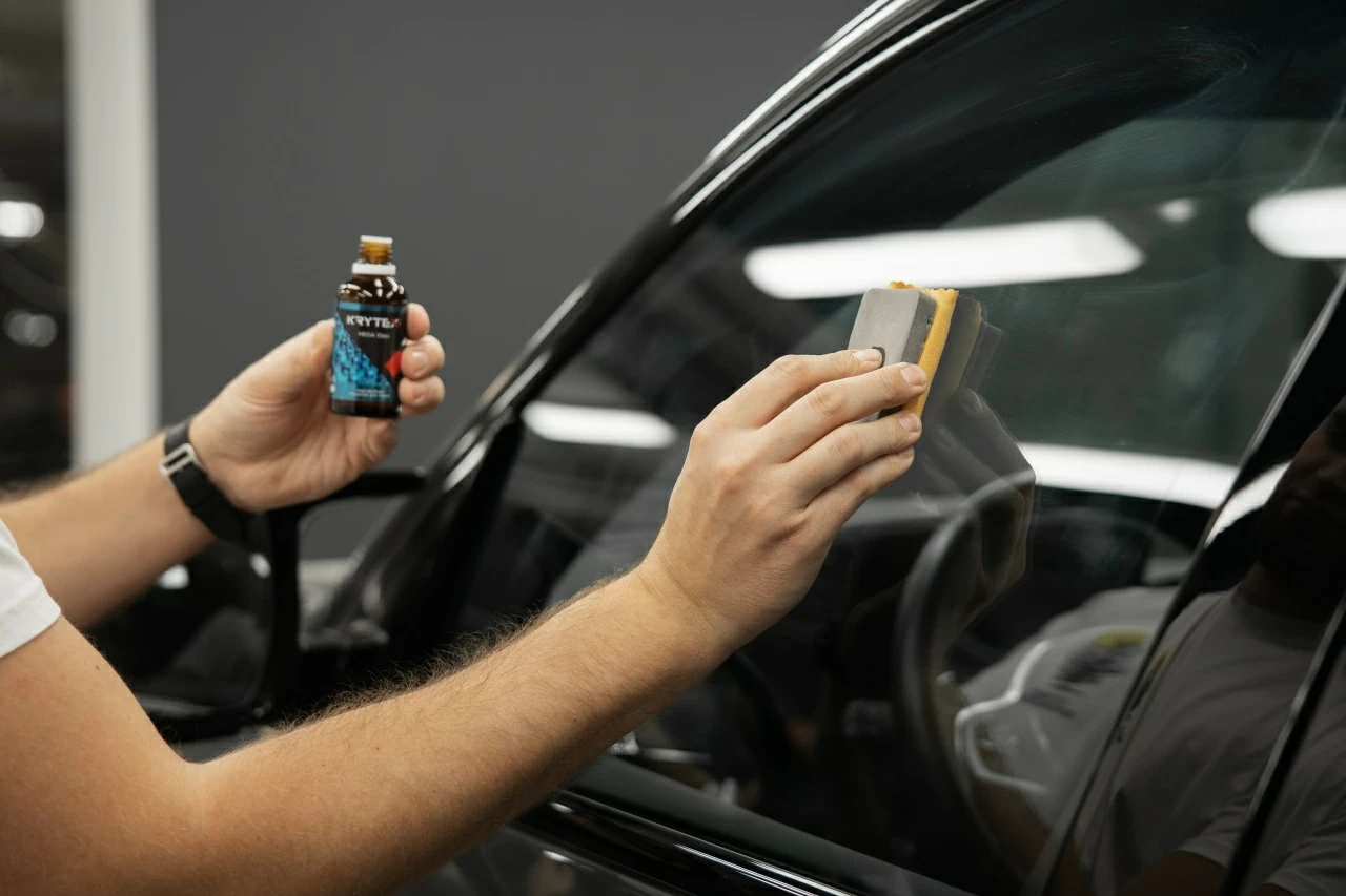 Защитное покрытие для автомобиля. Фото