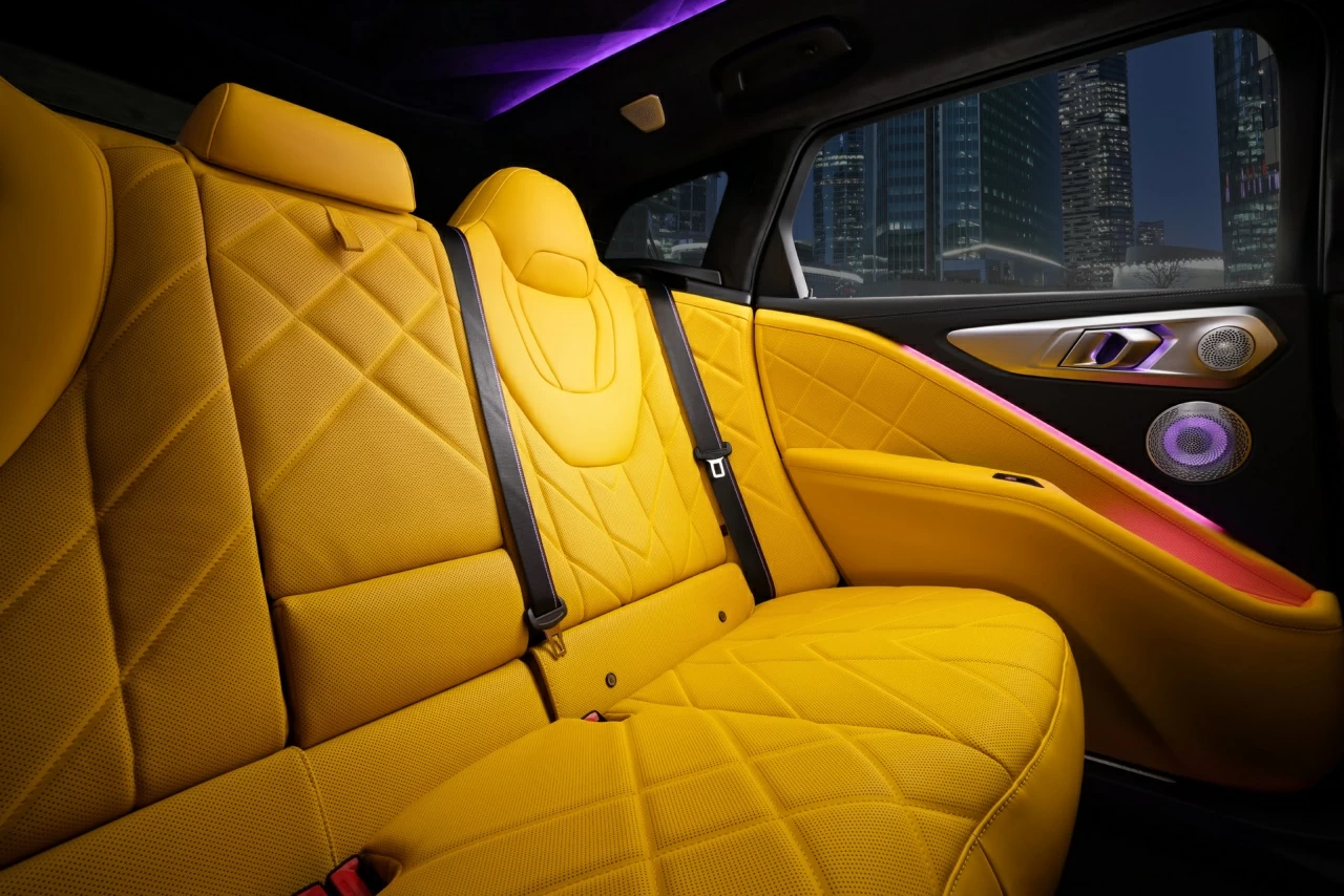 Салон BMW XM. Фото