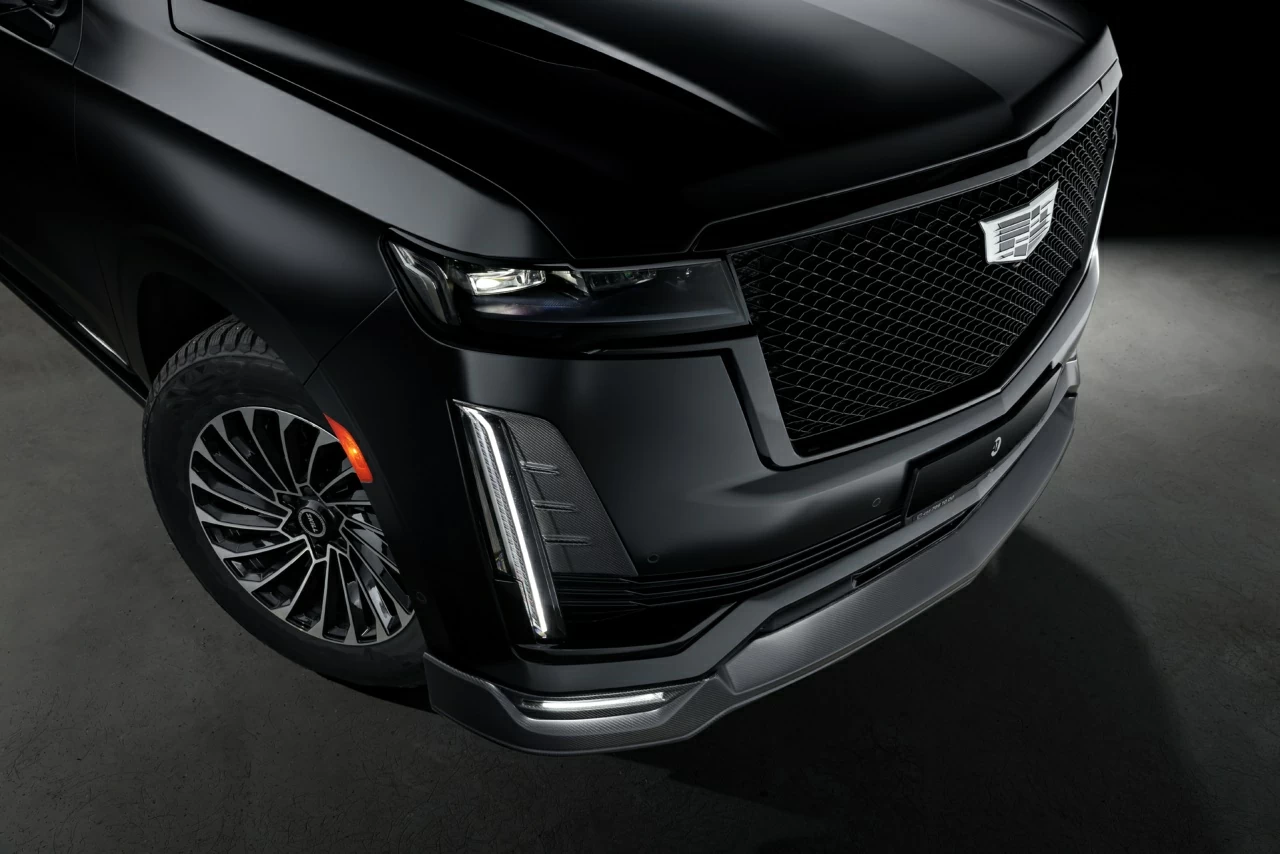 Cadillac Escalade. Бампер