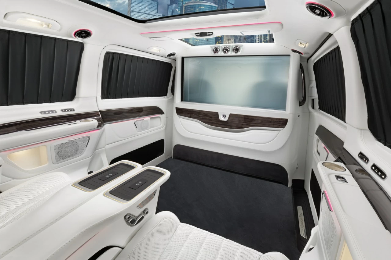 Салон Mercedes-Benz V-Comfort. Фото 33