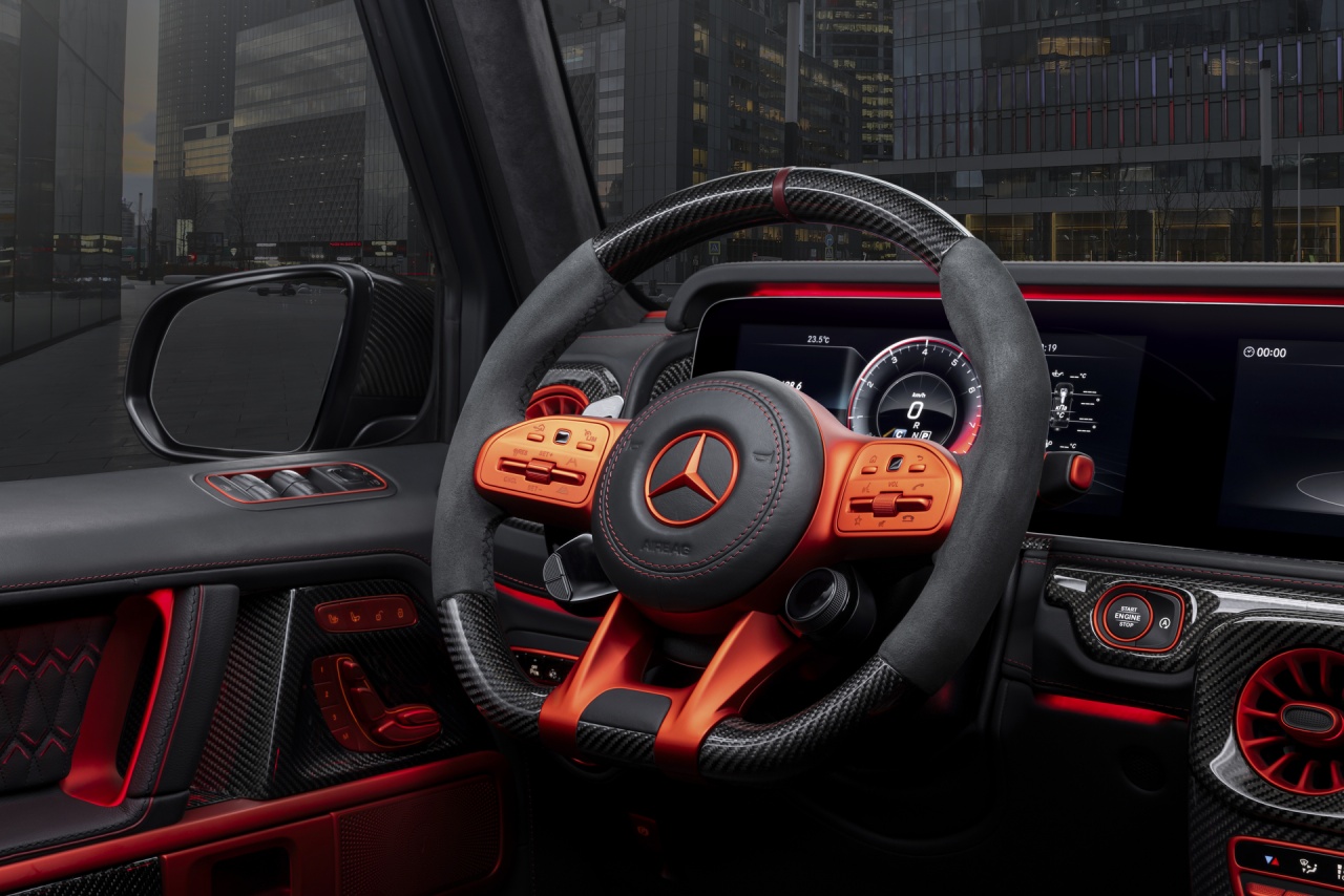 Mercedes-Benz BRABUS G900 Rocket Red&Black. Руль. Фото