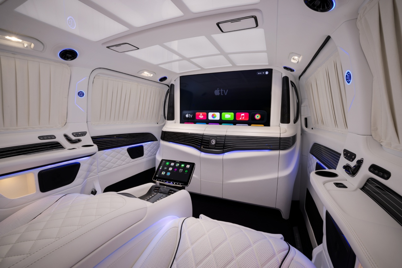 Салон Mercedes-Benz V-Class 300D. Фото 23