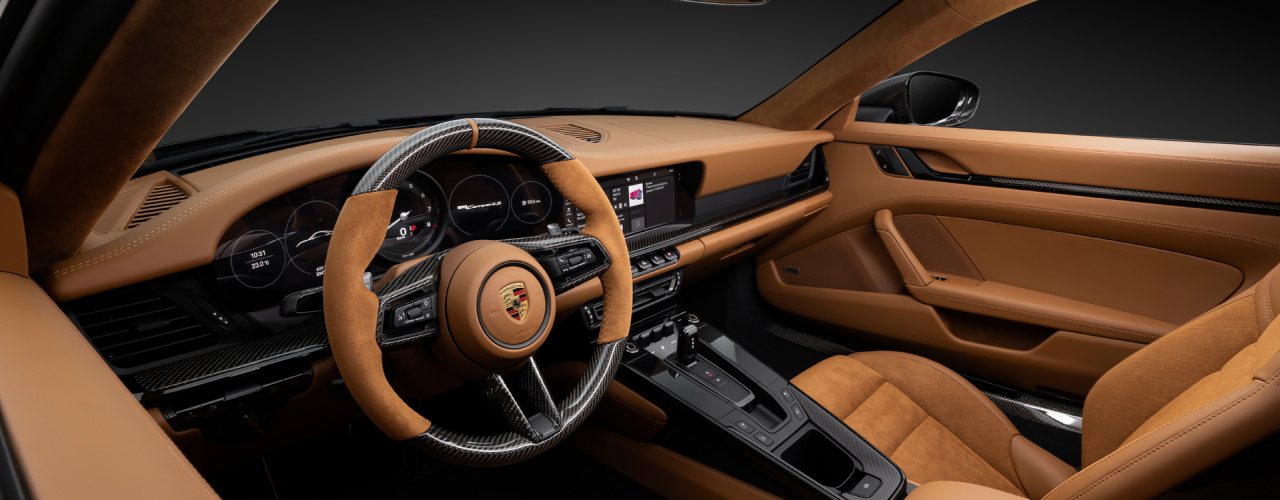 Porsche 911 Carrera 4S. Торпедо. Фото