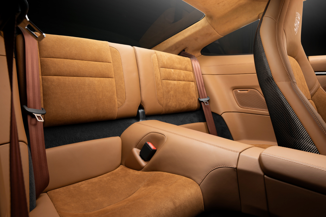 Салон Porsche 911 Carrera 4S. Фото 2