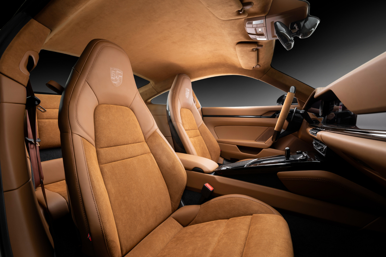 Салон Porsche 911 Carrera 4S. Фото 1