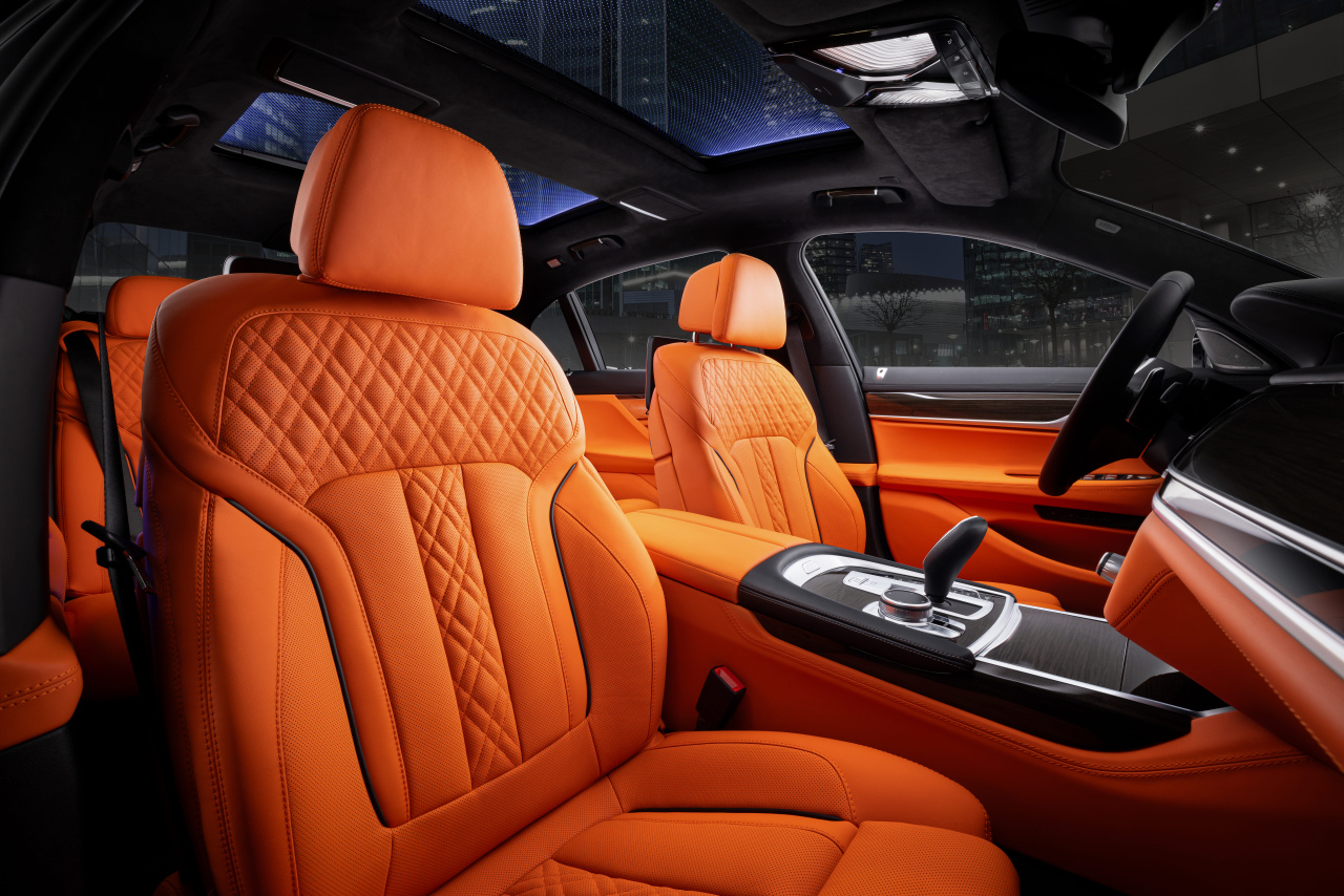 Салон BMW 7. Фото 1