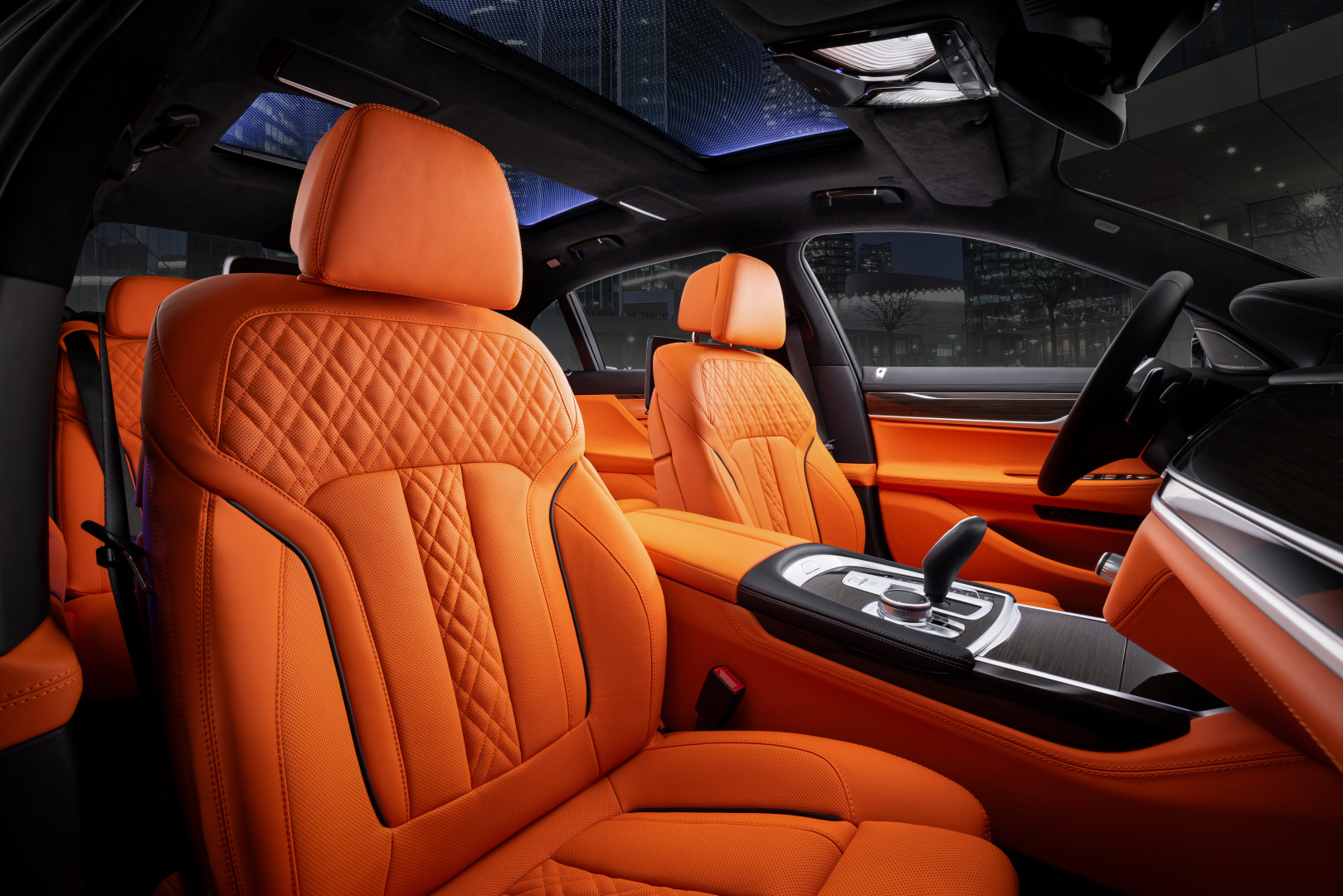 Салон BMW 7. Фото 1