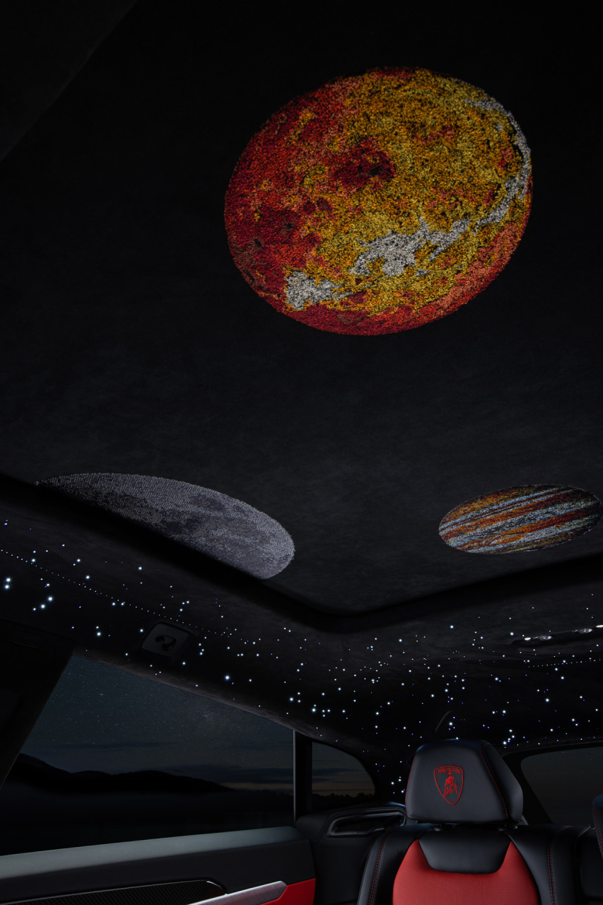 Lamborghini Urus звездное небо. Фото 1