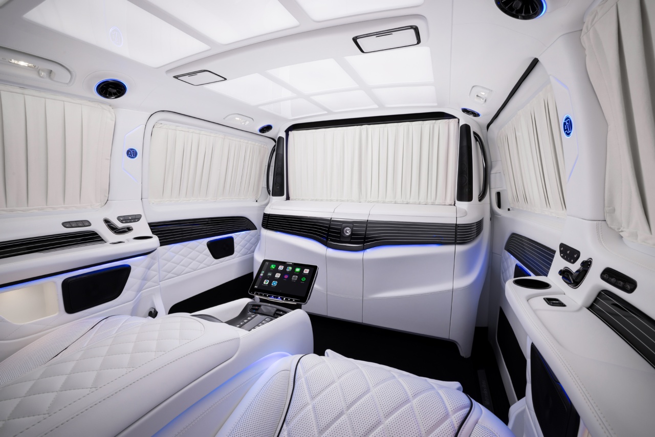 Салон Mercedes-Benz V-Class 300D.