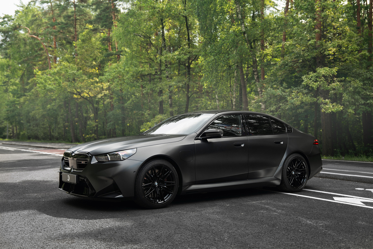 BMW M5. Фото