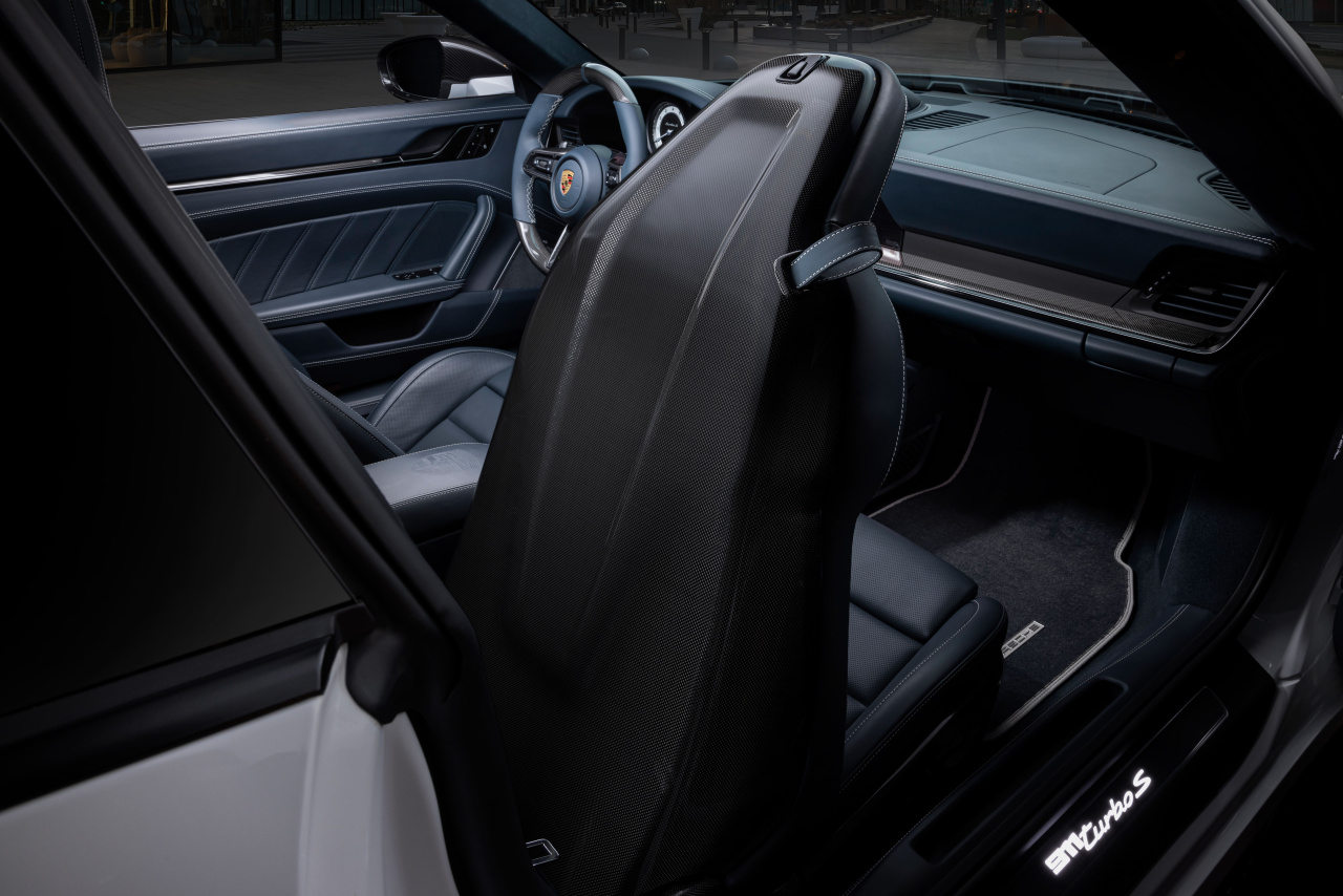 Салон Porsche