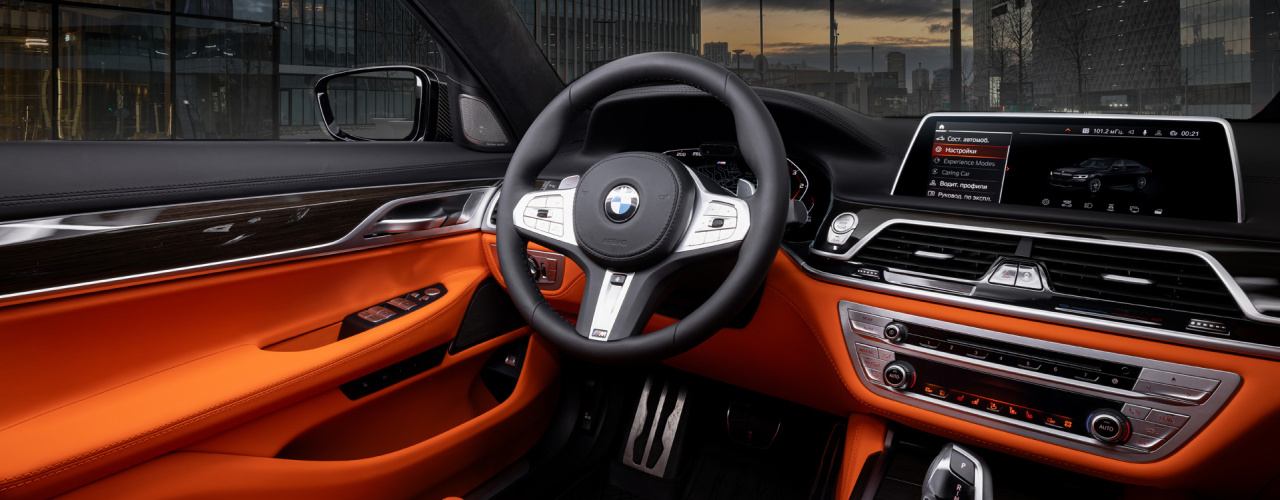BMW 7 Series. Торпедо. Фото