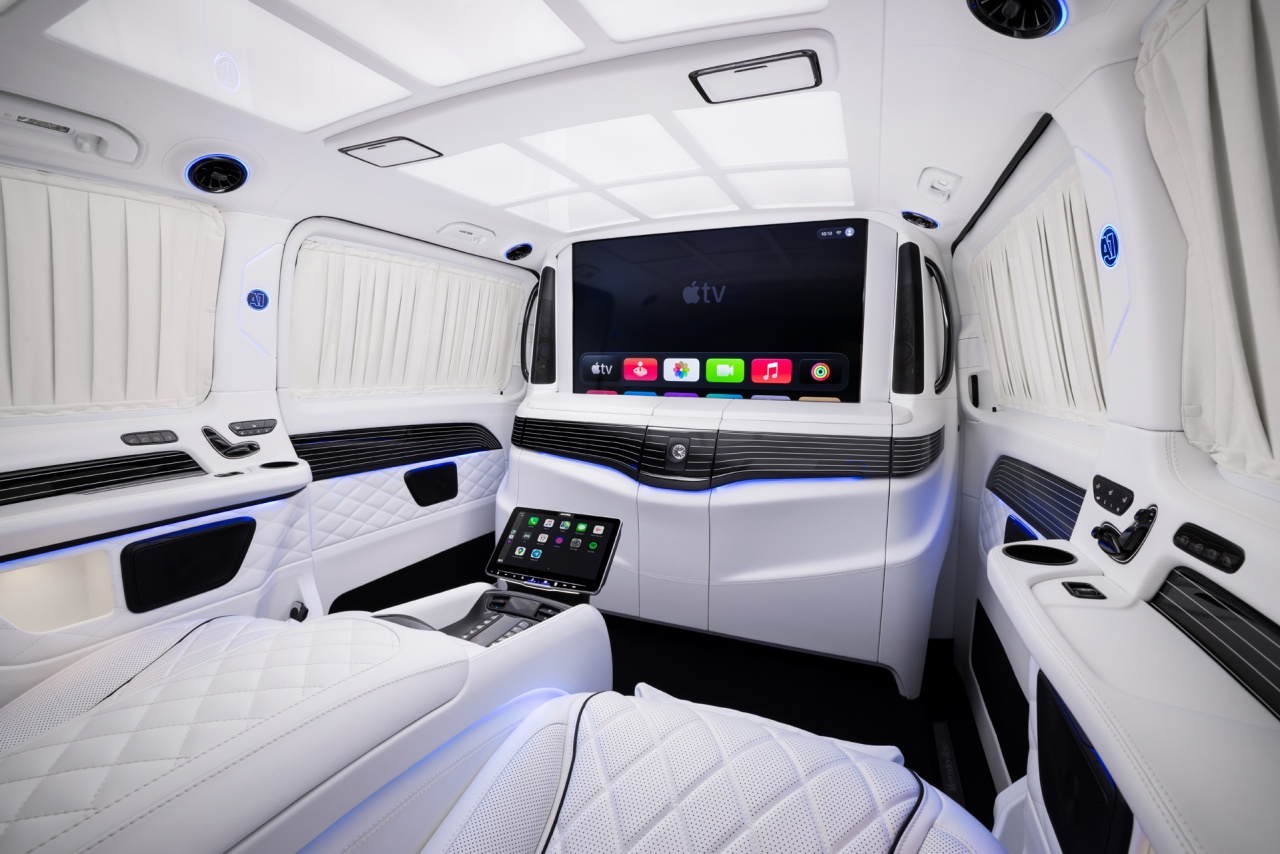 Салон Mercedes-Benz V-Class 300D. Фото 22