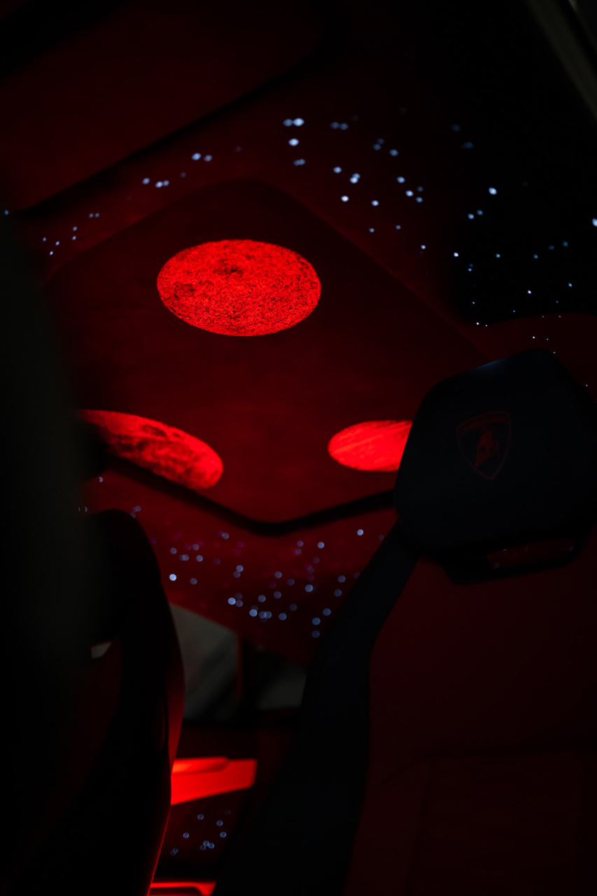 Lamborghini Urus звездное небо. Фото 19