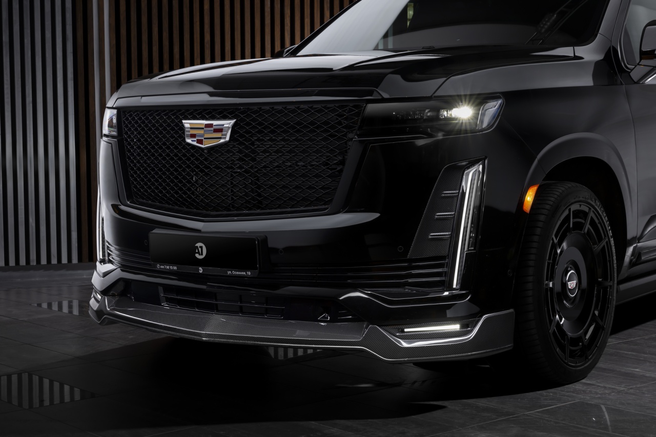 Cadillac Escalade Carbon. Капот